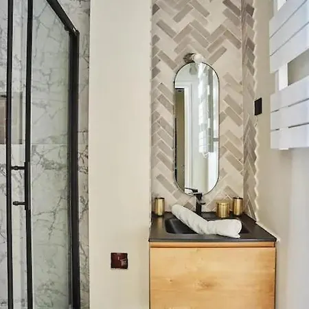 300 Seb - Superb In Apartment